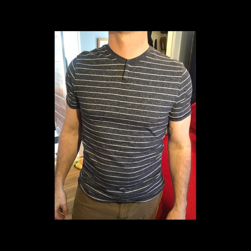 Banana Republic Fancy Tee size Large Grey